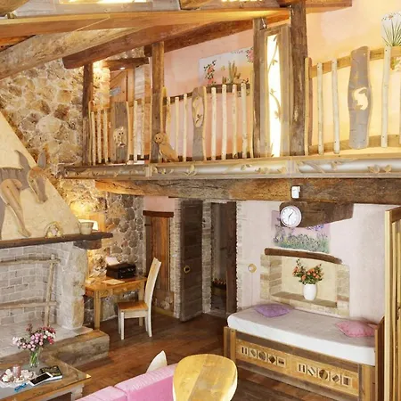 Sleeps 10 Pool Air Con Wifi Guardea