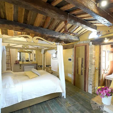Sleeps 10 Pool Air Con Wifi Guardea