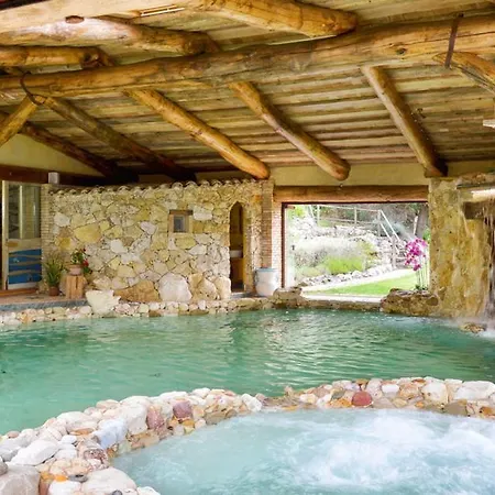 Sleeps 10 Pool Air Con Wifi Guardea