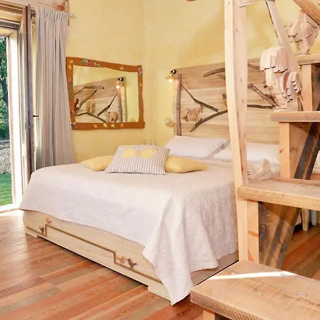 Sleeps 10 Pool Air Con Wifi